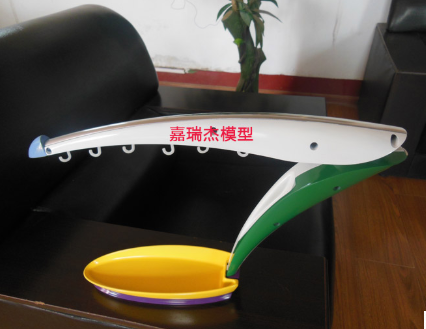 如何加強手板模型的高光效果？
